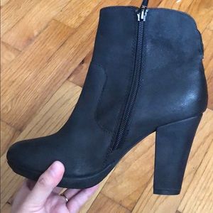 NEW!STEVE MADDEN Black ankle heel boots.#NWOT